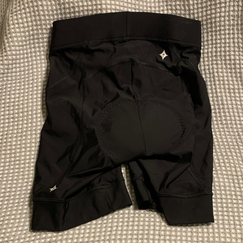 Specialized women’s Black Cycling Shorts, L EUC